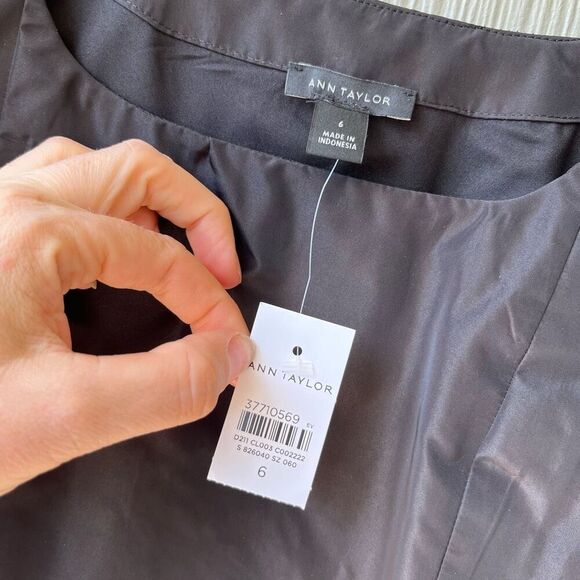 Ann Taylor Black Structured Crop Top, Size 6, NWT - Picture 3 of 10